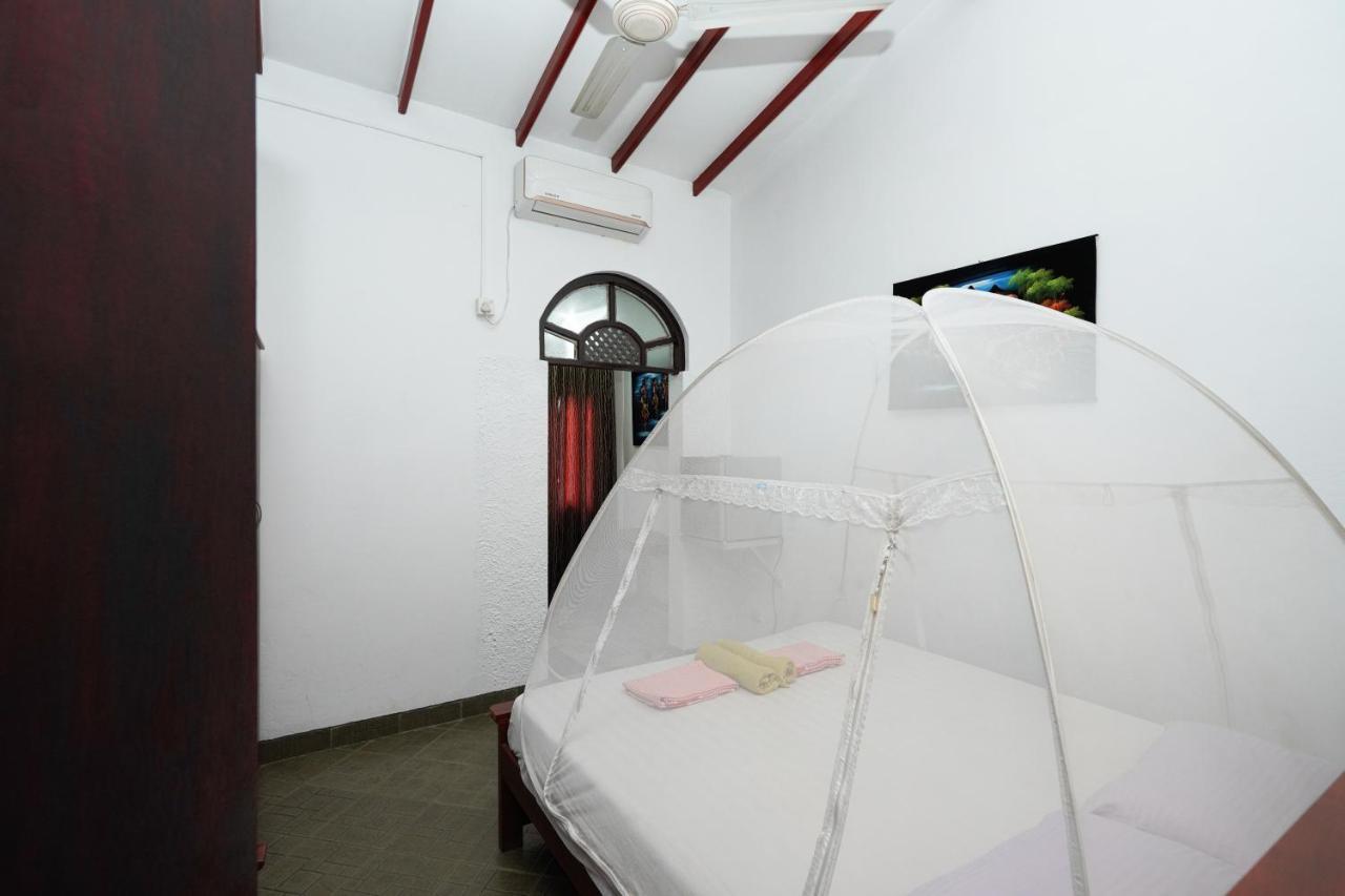 Lilly Palace Villa Guest House Negombo Exterior photo